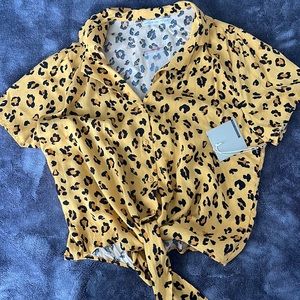 Good condition color red floral, green floral and yellow leopard